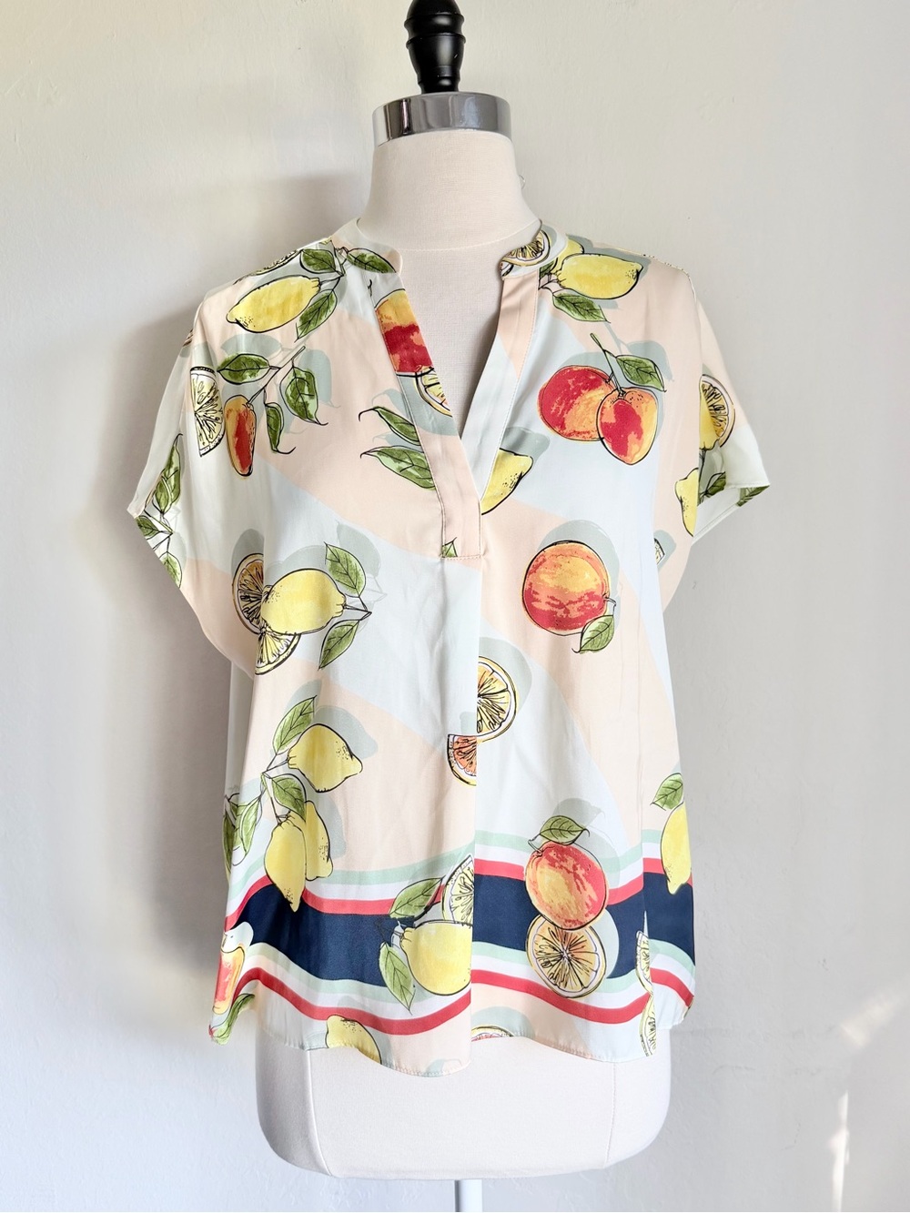 Rachel by Rachel Roy Citrus Print Satin V-neck Short Sleeve Blouse, Sz Medium
